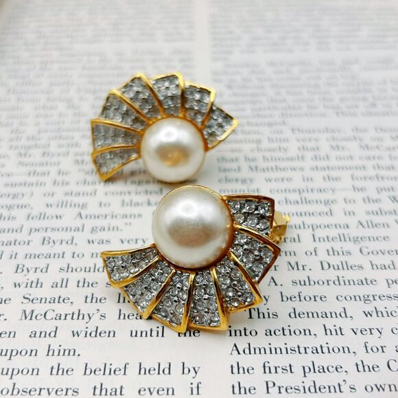 Butler Vintage 1960s clip-on earrings, oversized faux pearl & rhinestones - Picture 3 of 12